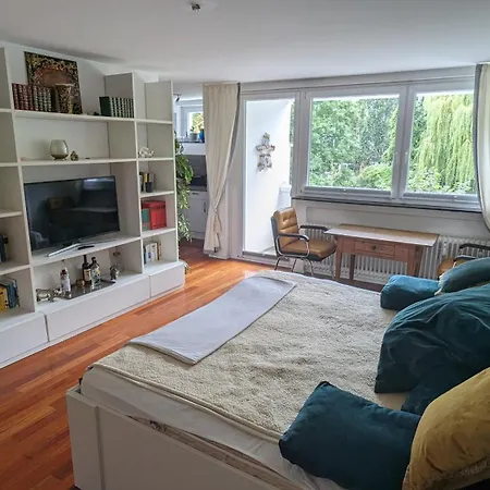 Cozy With Balcony - Charlottenburg 아파트